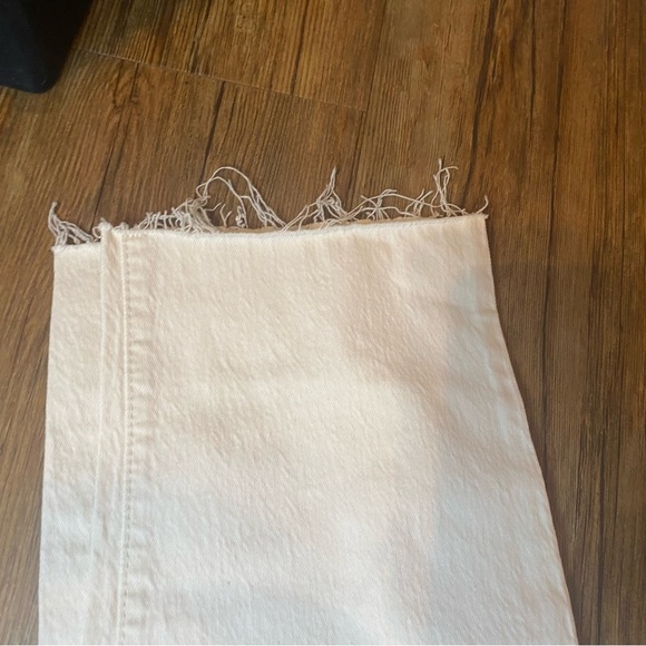 Universal Thread Women's Off-White Straight Leg Jeans Size 8 Reg - Picture 5 of 8